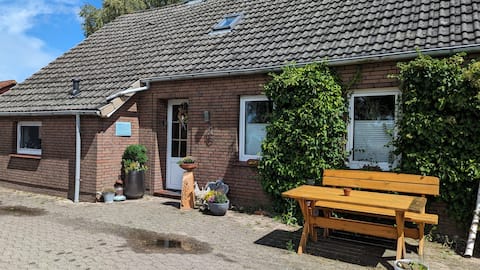 Cosy "Fehnhäuschen" in Störtebeker Land