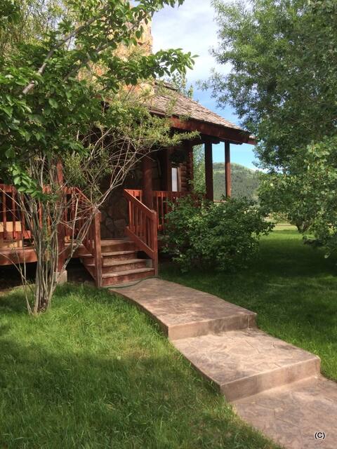 Johnson's Country Cabin, One price rents the home!