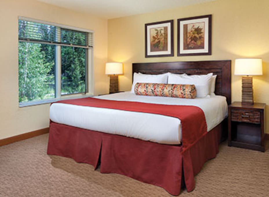 This picture does not show the specific unit being rented. The unit rented will be based on which units are available upon check-in. These pictures are meant to show the property and an example of the room style and décor.