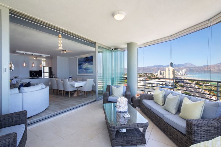 Cape Sands beachfront home gallery image 2