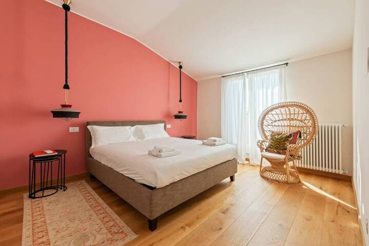 Super Chic Attic in the ♥ of Milan gallery image 4