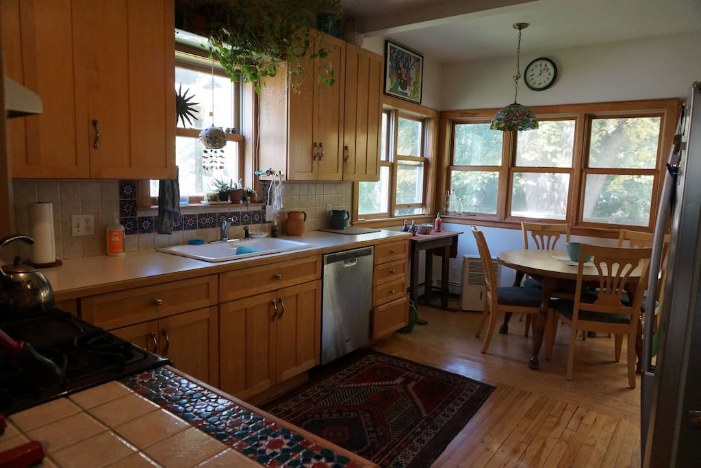 Eat-in kitchen