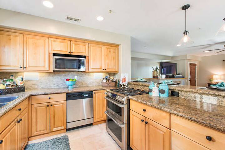 Pacific Beach Dream House! gallery image 4