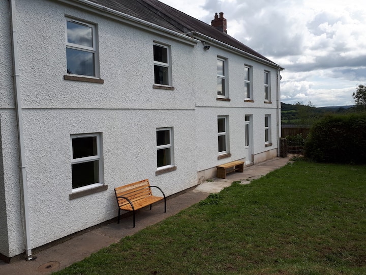 Spacious Farmhouse on edge of Brecon Beacons Houses for Rent in