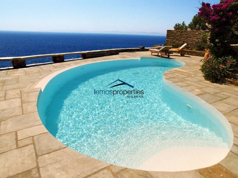 The pool of villa 1