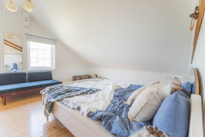 Druhé poschodie, manželská posteľ, spálňa 3