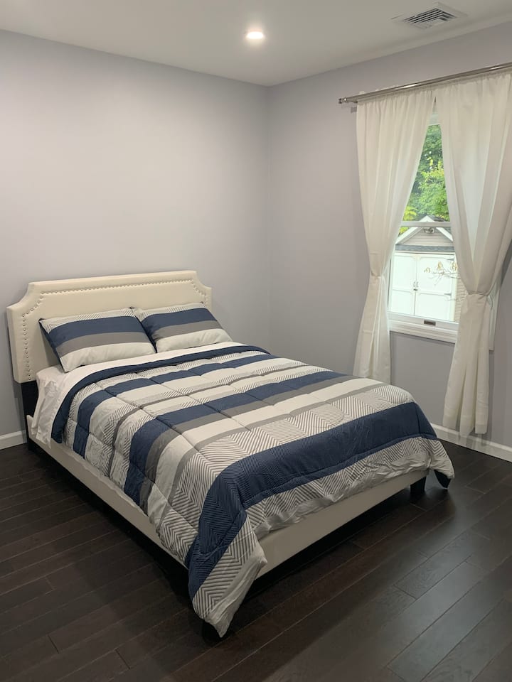 FEMALE ONLY Bedroom 2 Clean and Bright Apartments for Rent in Fair Lawn, New Jersey, United