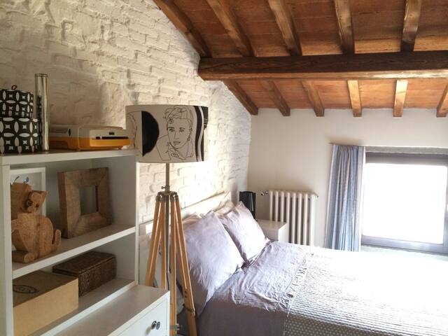 Modern Loft with Fantastic View gallery image 3