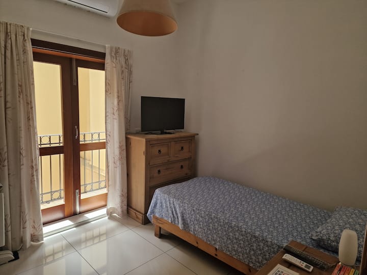 غرفة النوم 2