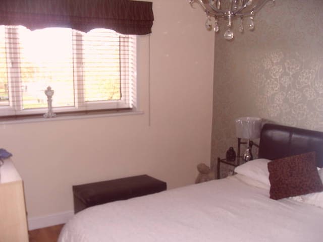 Well Furnished Double Bedroom