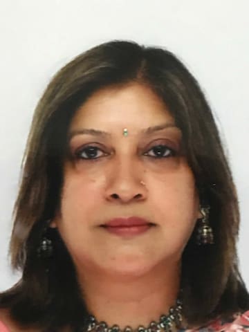 Well furnished Two-Bedroom Upper Floors Apartment