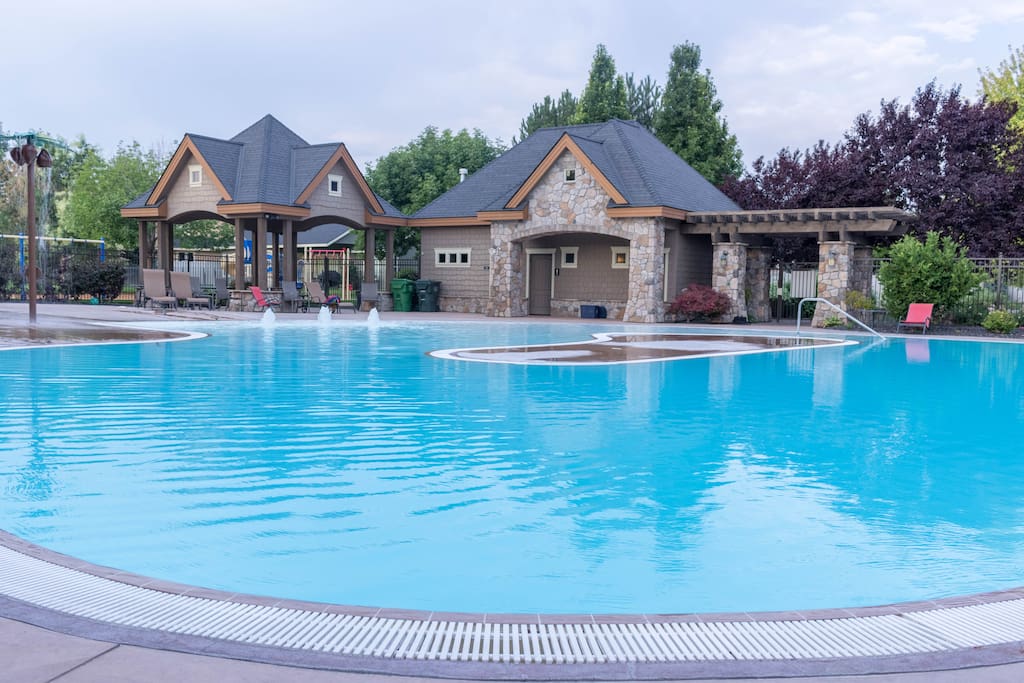Community resort-class pool