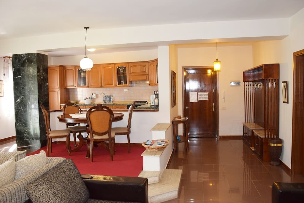 Kitchen
Dining area