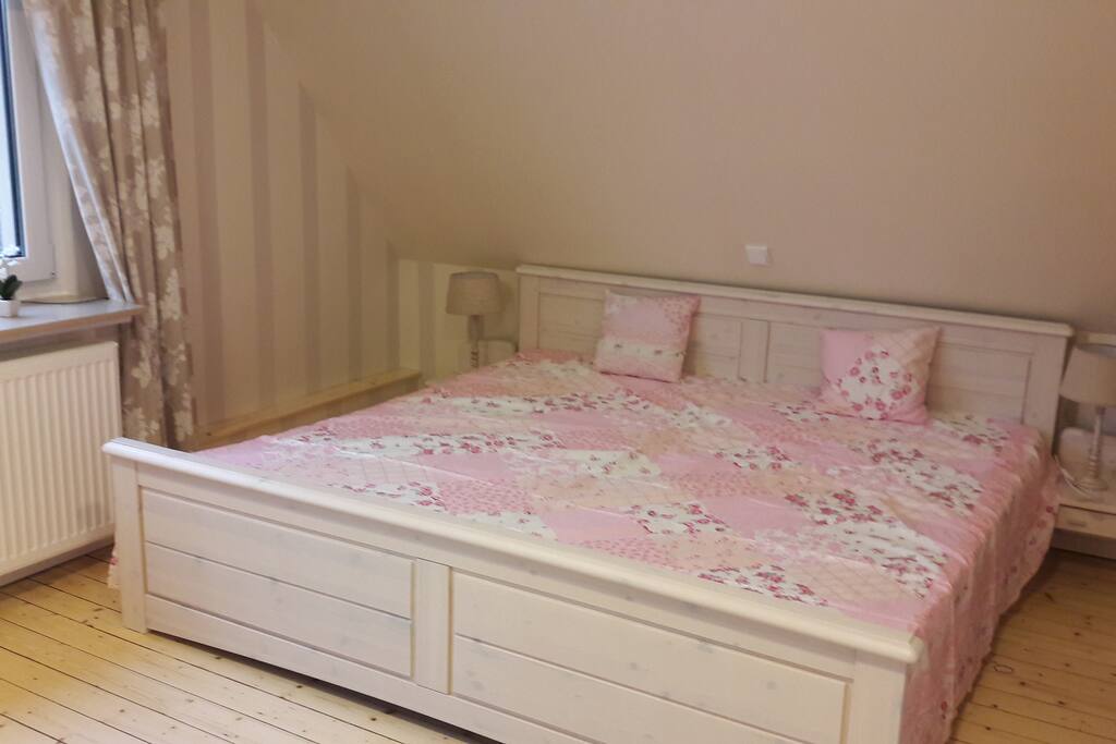 Doppelbett 200x200 cm