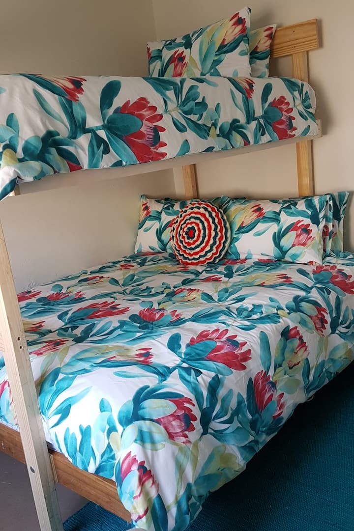 Separate annex sleeps 3  people in a double / three quarter bunk bed.  
Note: Annex is completely detached from the main house.