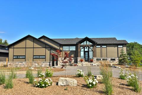 Caspian Cove: Waterfront/Pool/Hot tub/Games room
