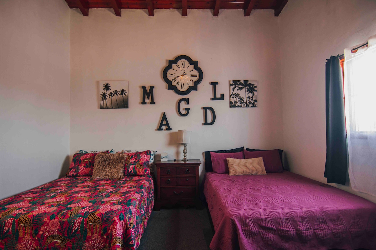 Спална соба бр. 5 со 2 брачни кревета 