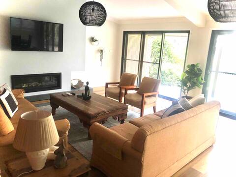 Successful Airbnb property: Elysian in Mollymook Beach