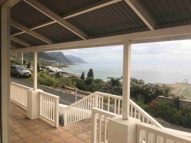 Insatiable Guest House with spectacular views gallery image 2