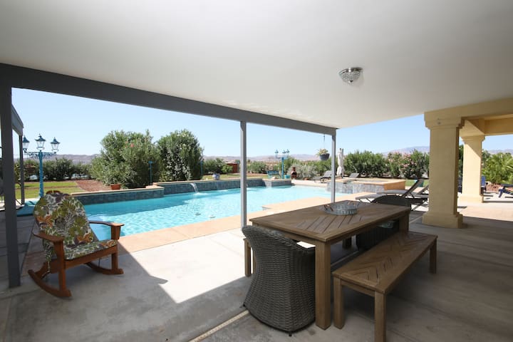 Pool/Tennis/Pickle Ball/10 Min to Strip gallery image 2