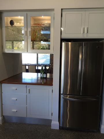 Barefoot Beach house gallery image 2