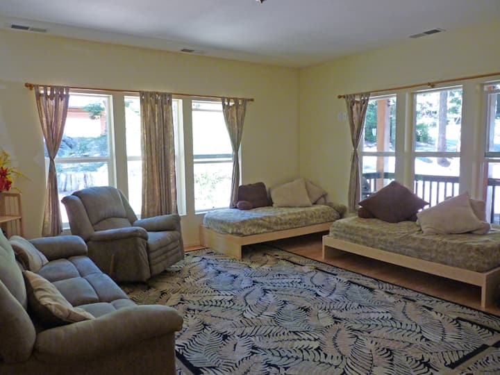 Natal Granite Retreat For Families & Groups - Shaver Lake, CA