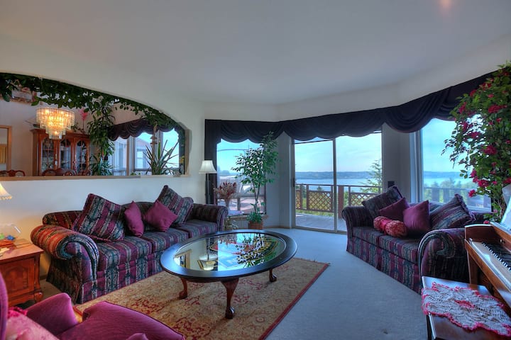 Spacious Amazing Views - 48 Hr Buffer Betwn Guests - Tacoma, WA
