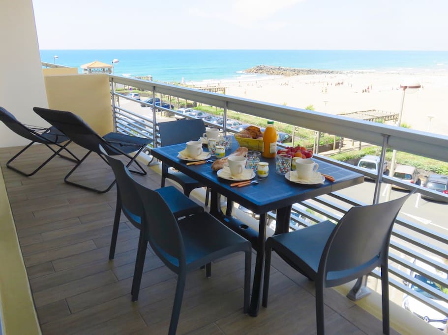 terrasse vue mer avec 02 transats