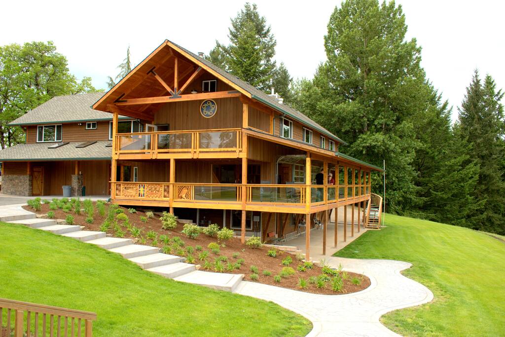 Scholls Valley Lodge Houses for Rent in Hillsboro, Oregon, United States