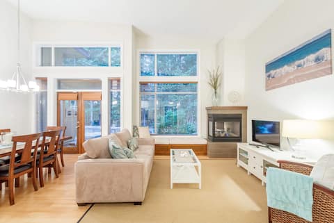 Modern Tanglewood Beach House, Rathtrevor Park