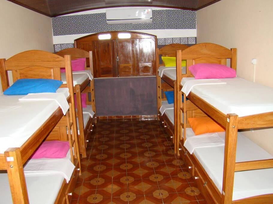 Quarto coletivo 10 camas