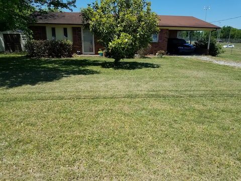 Quiet Convenient House by City Park