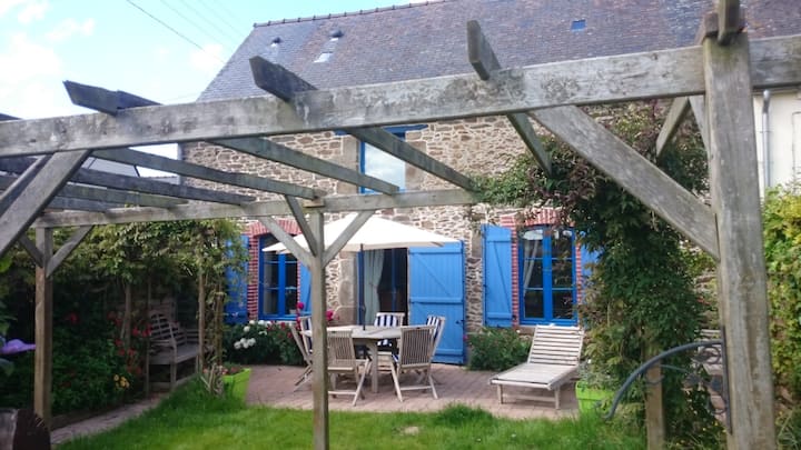 Maison de pêcheur à la campagne proche de la Rance