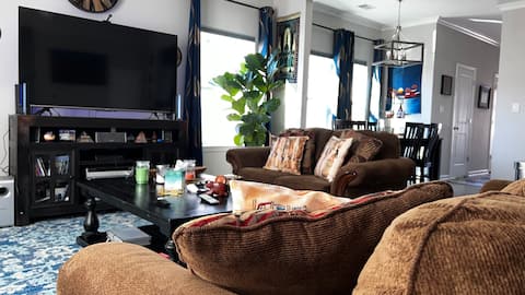 Successful Airbnb property: New home - 3 Bed, 2.5 Bath, Gym, Fenced Backyard in Berclair