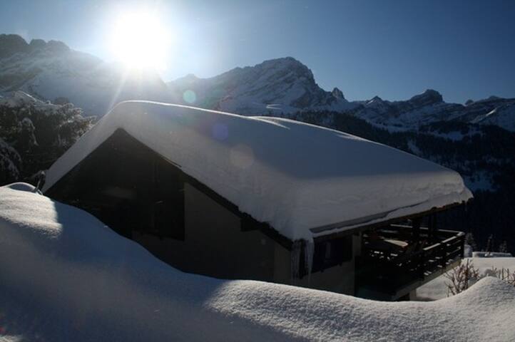 Ski-in/ski-out family chalet “Le Pigeonnier” gallery image 3