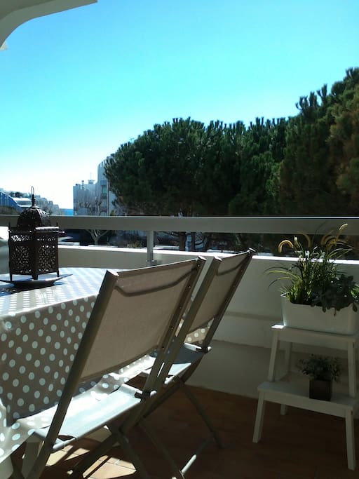 Terrasse - Table et 4 chaises