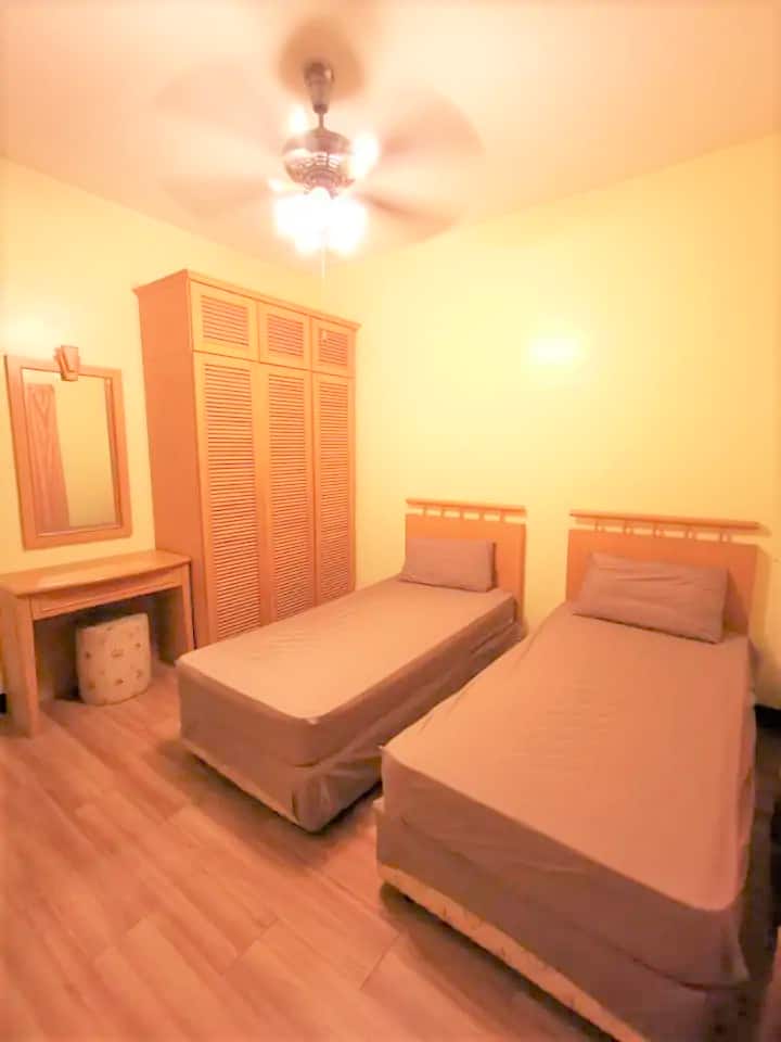 Kota Kinabalu, Kota Kinabalu, Sabah, Malasia: 8 huéspedes experimentan juntos South Island Resort Style Apartment (¡estamos en el centro de la ciudad, justo en el centro de la ciudad!)