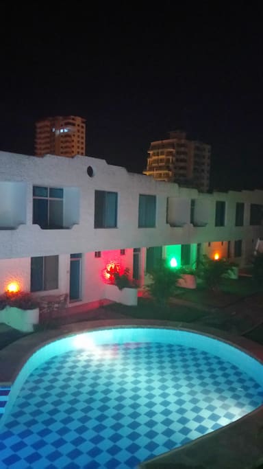 Se encuentra ubicada cerca al mar