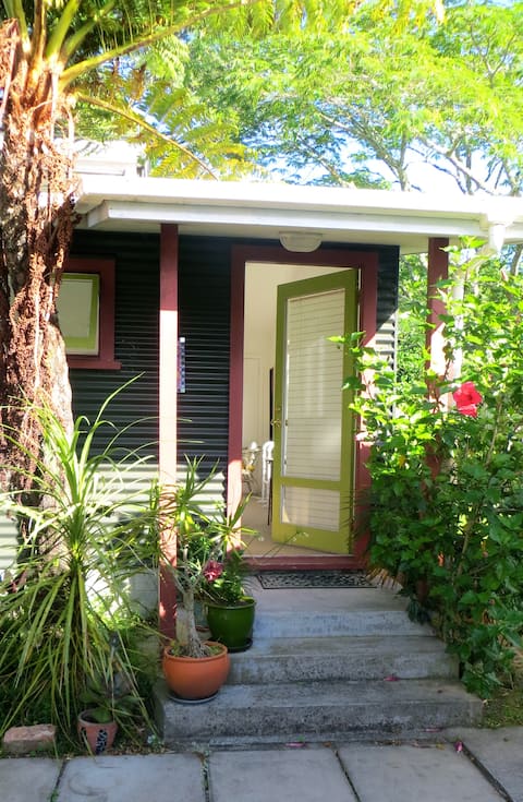 Sunny Garden Innercity Studio