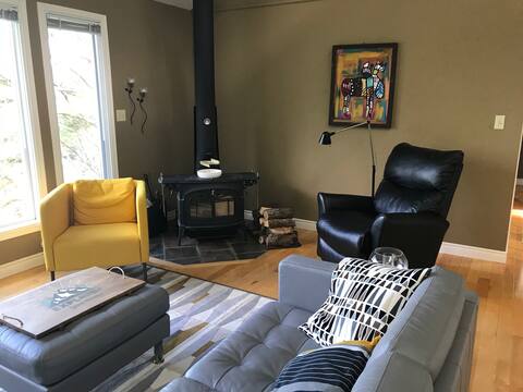 Top Airbnb: Lakehouse TerraNova - An Oasis of Relaxation in Frontenac