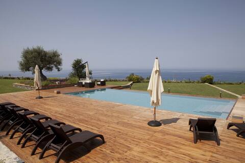 Luxury Villa Rental in Calabria