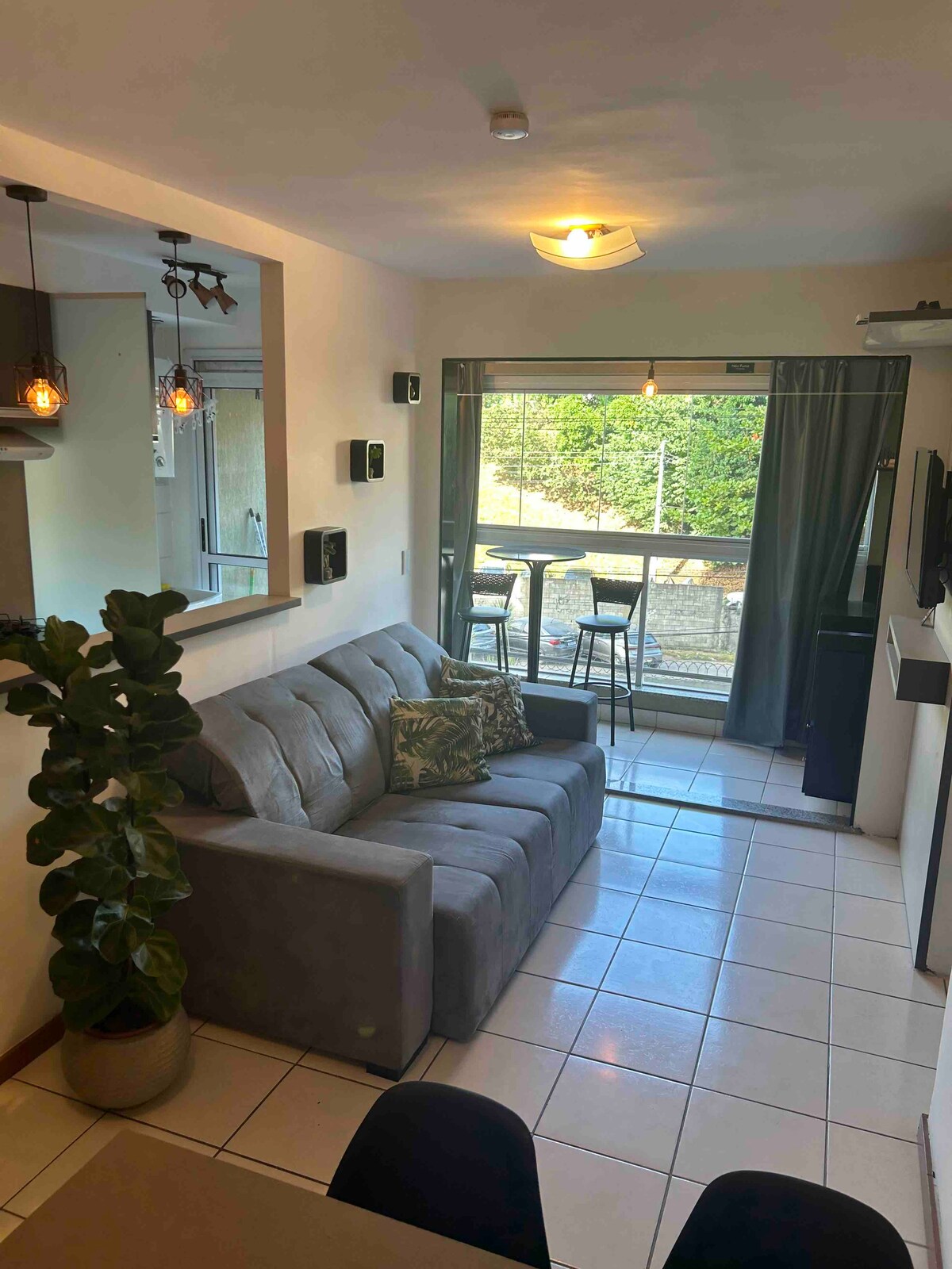 Popular Airbnb listing: Apart. c/ piscina prox. RioCentro and Rock in Rio in Jacarepaguá