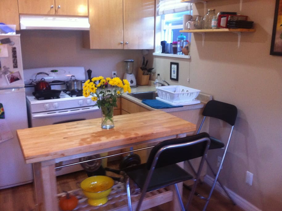 Kitchen/sitting area