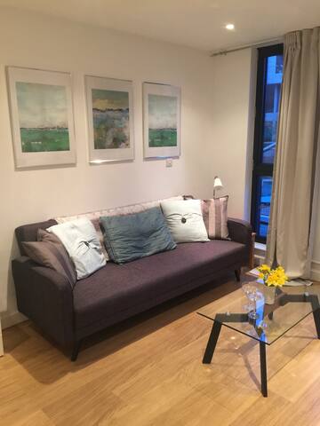 Wonderful & Convenient London Flat, Webber St gallery image 3