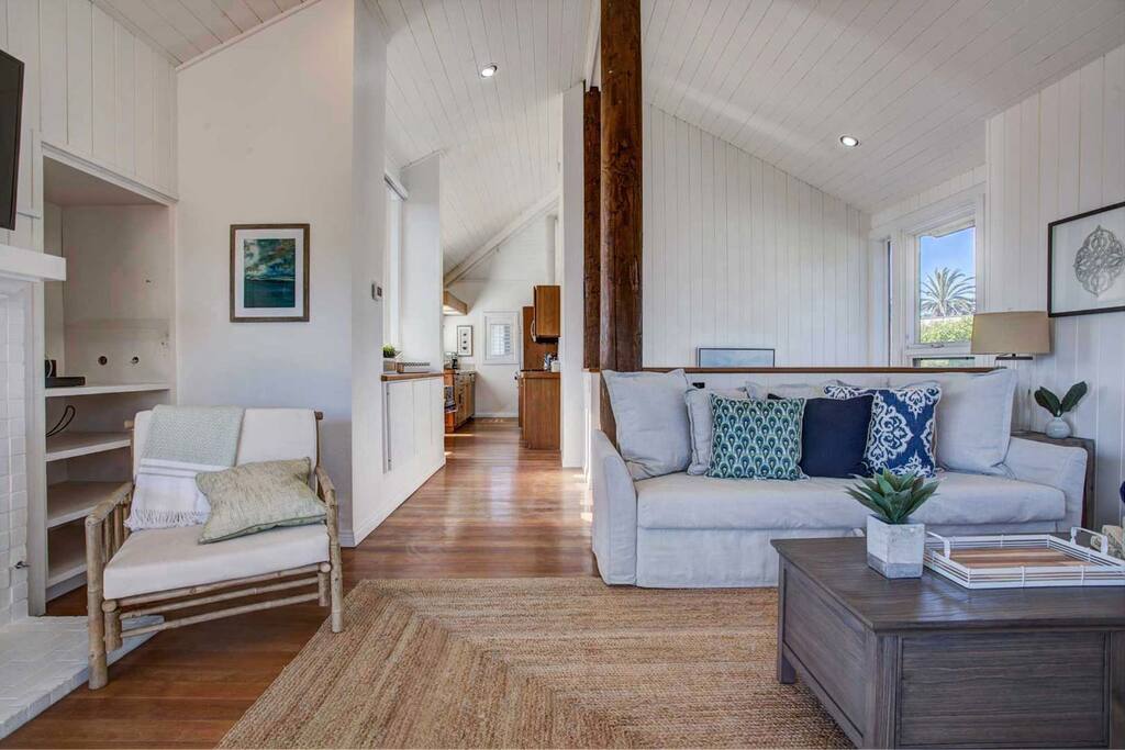 Open, bright and light house with ocean views