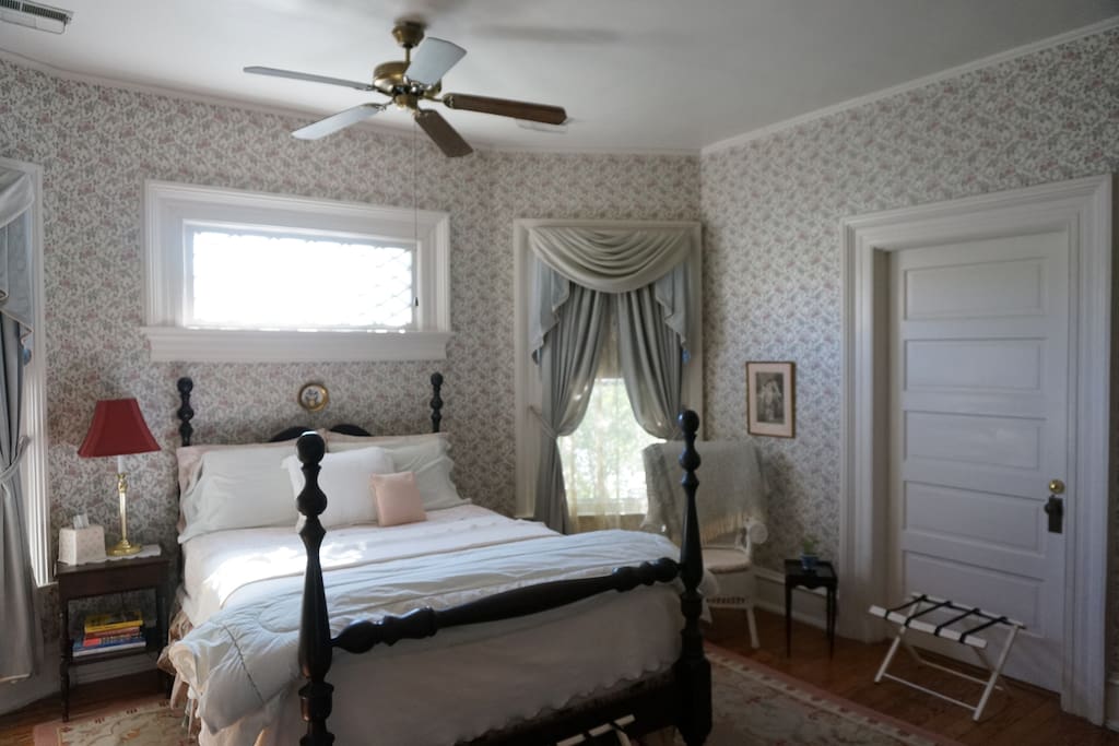 Peace Room Queen bed