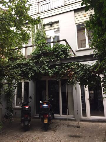 Maison arrière avec jardin gallery image 2