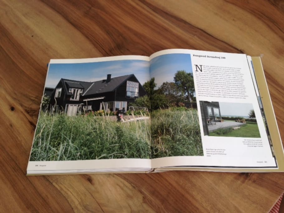 Portrayed in the book: Strandvejen
as one of the most unique houses on the coastline from Copenhagen to Helsingør.
