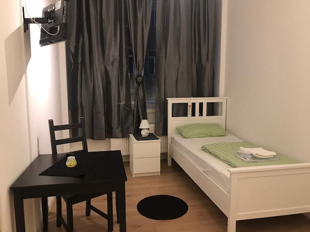 1A Einzelzimmer im Zentrum-Nürnberg