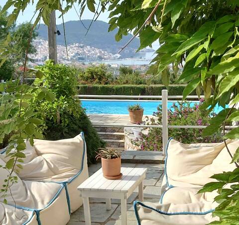 Beautifully designed Villa with stunning sea views